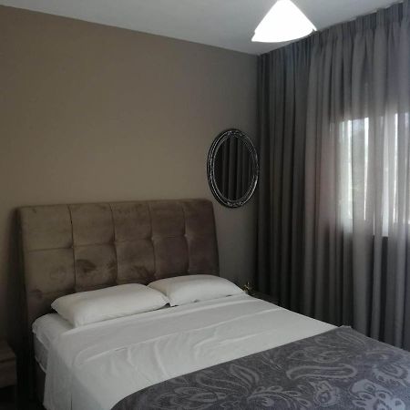 Alexandra'S Glifa Apartments ภายนอก รูปภาพ
