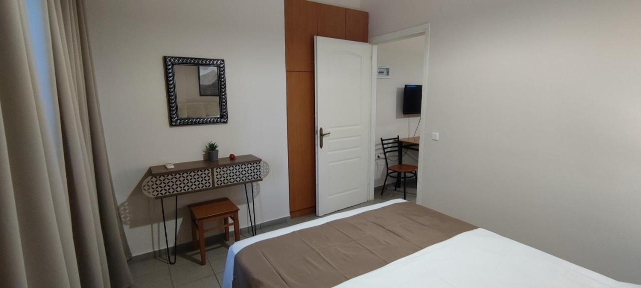 Alexandra'S Glifa Apartments ภายนอก รูปภาพ