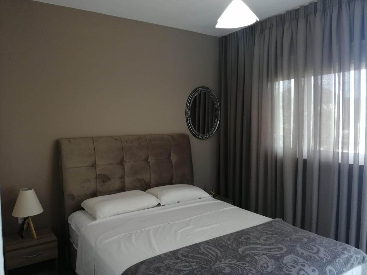 Alexandra'S Glifa Apartments ภายนอก รูปภาพ