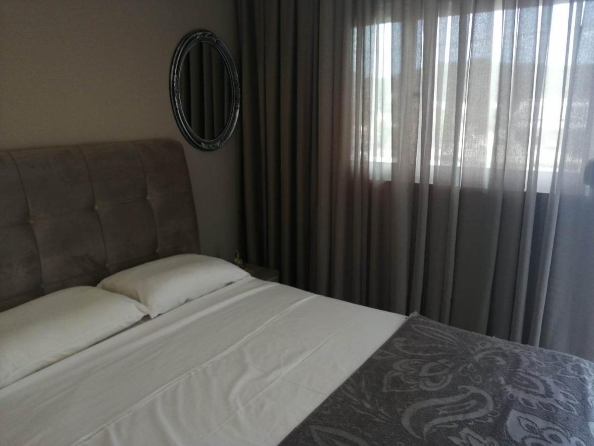 Alexandra'S Glifa Apartments ภายนอก รูปภาพ